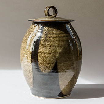 Lidded pot